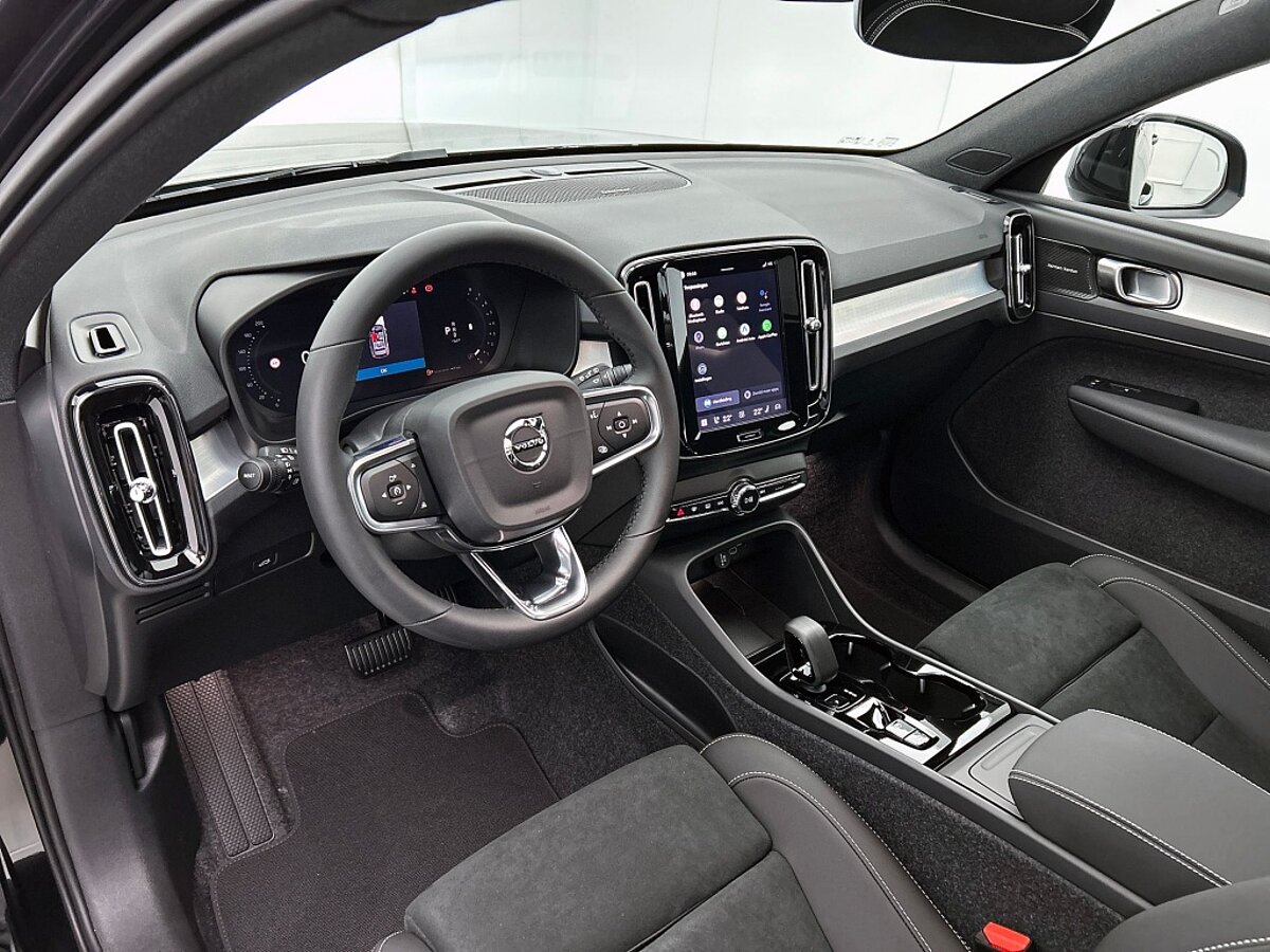46591412 volvo xc40 xc40 b4 plus black edition lounge pack voorraad 11