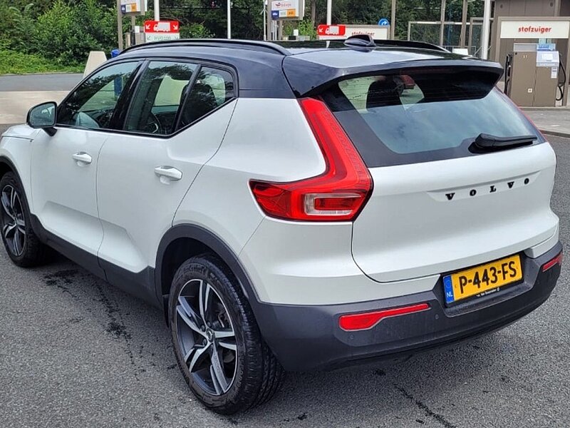 49424573 volvo xc40 1 5 t2 r design 6 05