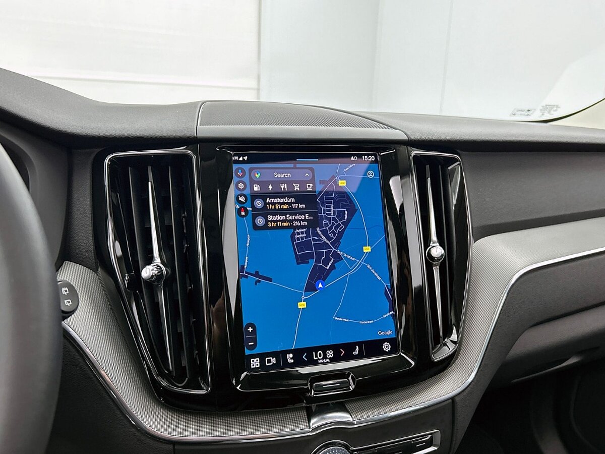 49717398 volvo xc60 2 0 t6 awd plus dark trekhaak 360a camera panoramadak 84