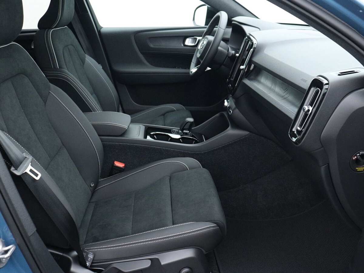 42792369 volvo c40 extended plus 82 kwh trekhaak panorama dak camera b92557