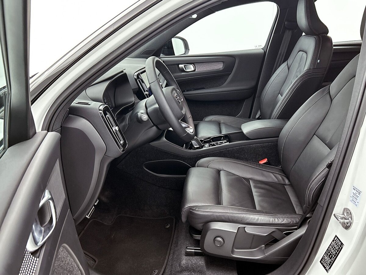 45916578 volvo xc40 1 5 t5 recharge r design 20inch velgen lederen bekleding 02