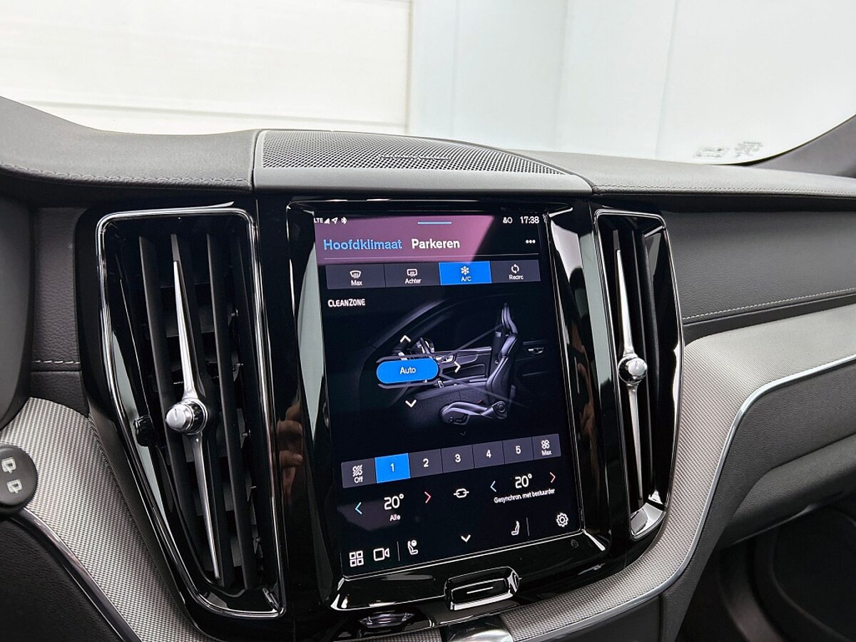 48340442 volvo xc60 2 0 t6 plug in hybrid awd ultimate dark luchtvering trekhaak 65