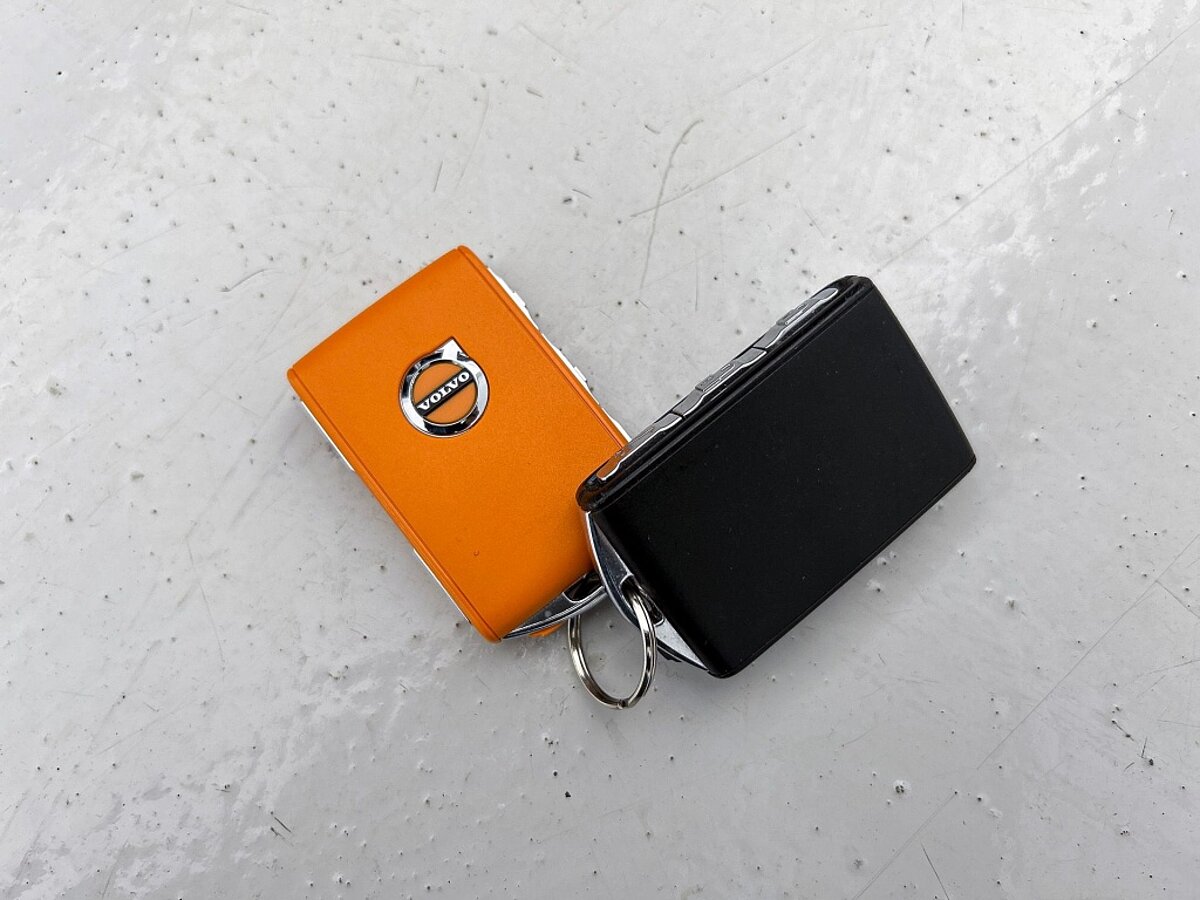 48515871 volvo xc60 2 0 t6 awd plus dark trekhaak leder panoramadak 93eea8