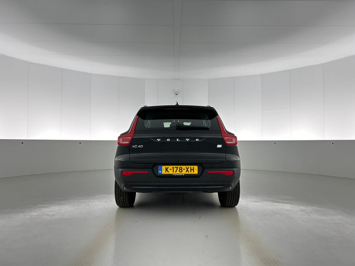 44458767 volvo xc40 1 5 t4 recharge r design expression trekhaak 3 04