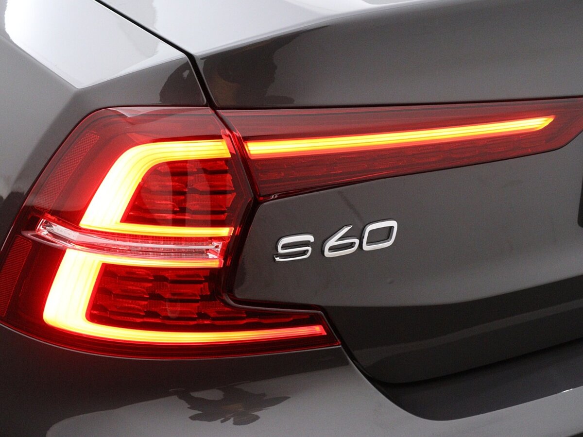 45114091 volvo s60 t6 plus dark 360 camera lichtmetalen velgen 23e322