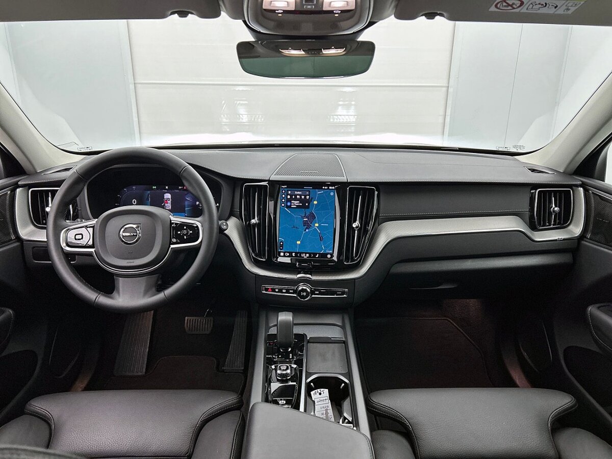 46205119 volvo xc60 2 0 t8 awd u dark 8