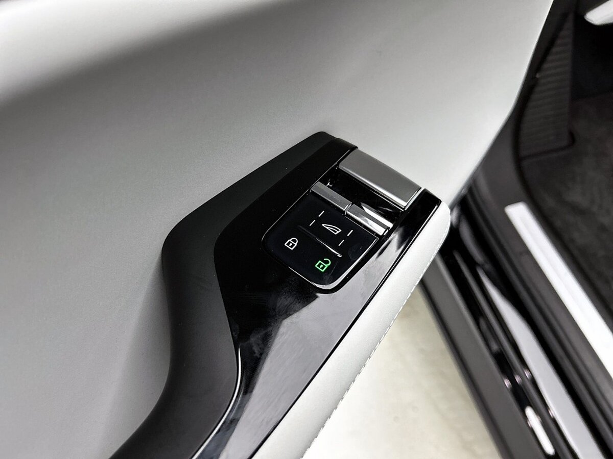 46401174 polestar 3 long range dual motor performance launch edition pixel led trekh 61