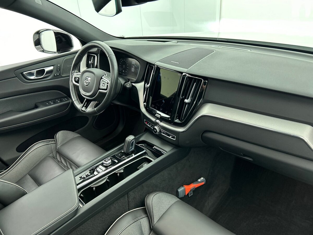 47252319 volvo xc60 2 0 t8 recharge r design 37