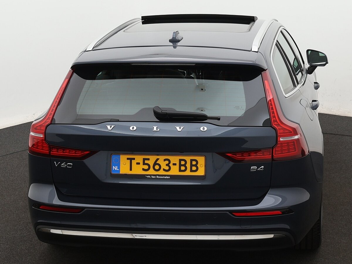 35874774 volvo v60 2 0 b4 plus bright pano dak standkachel trekhaak 360 cam 4d1b98