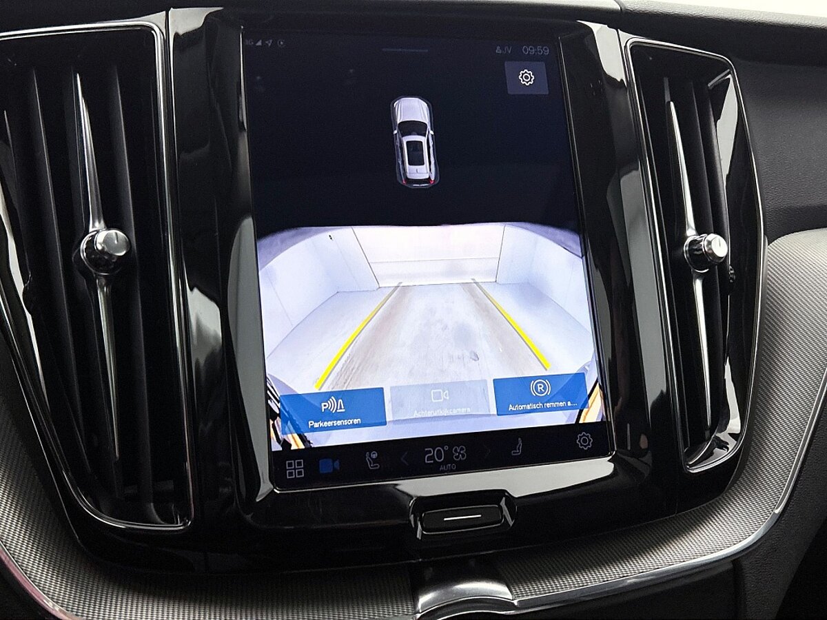 43680818 volvo xc60 2 0 t8 awd plus dark harman kardon panoramadak 21 lm velg 54