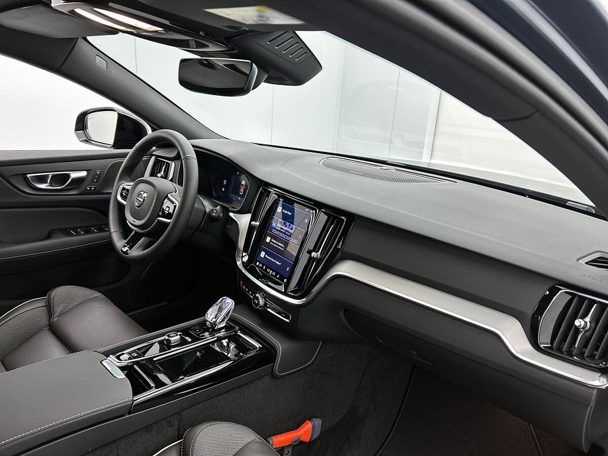 47540135 volvo v60 2 0 t6 awd plus dark trekhaak sportstoelen 35