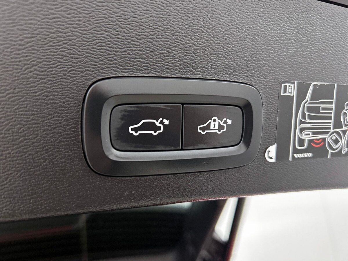 48326321 volvo xc40 1 5 t5 r design 08