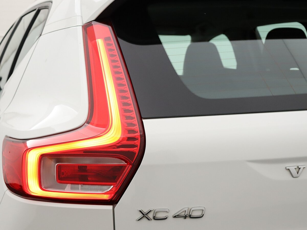 35824529 volvo xc40 2 0 t4 momentum pro 61