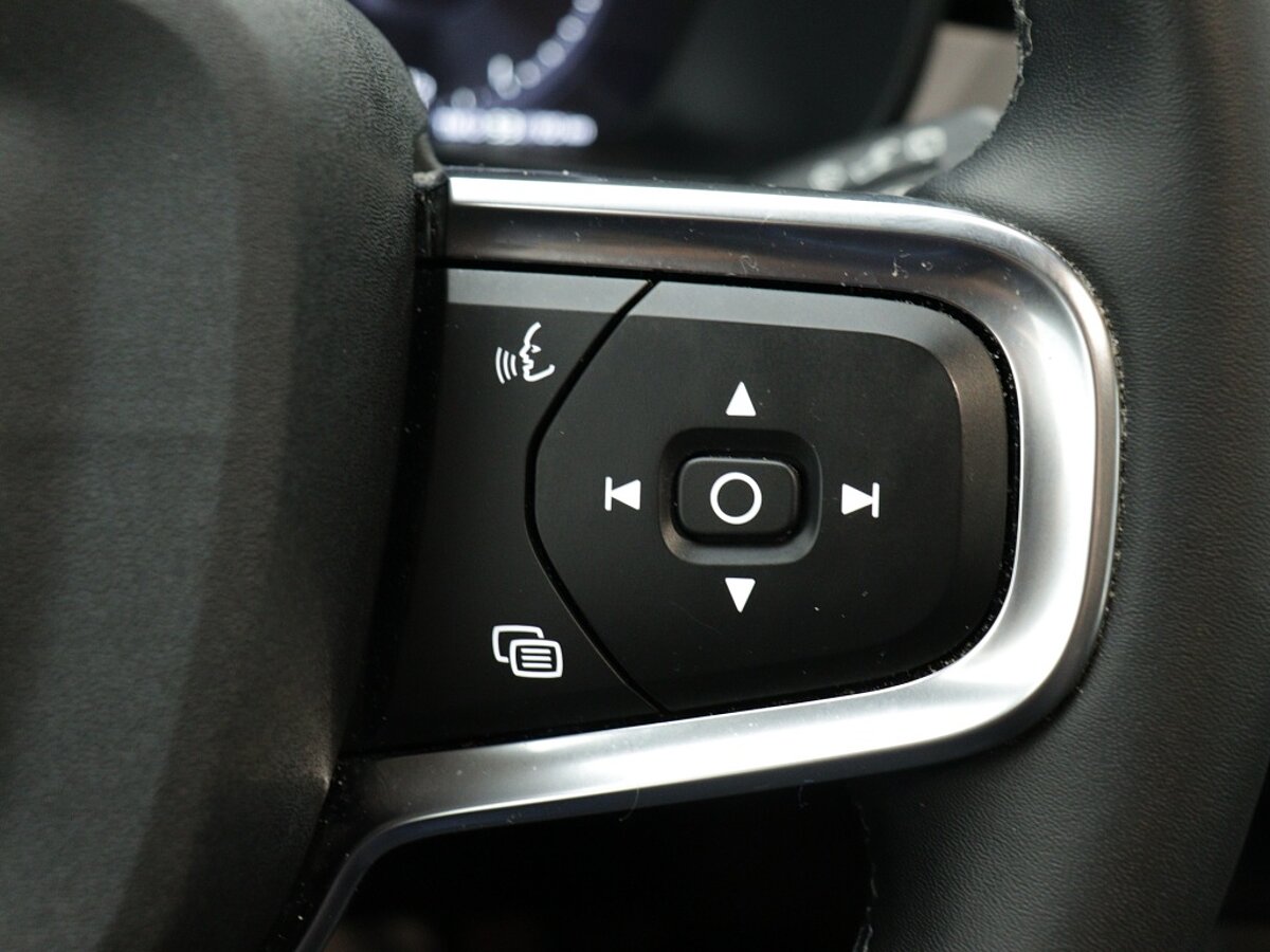 43882038 volvo xc40 1 5 t4 plus dark 53