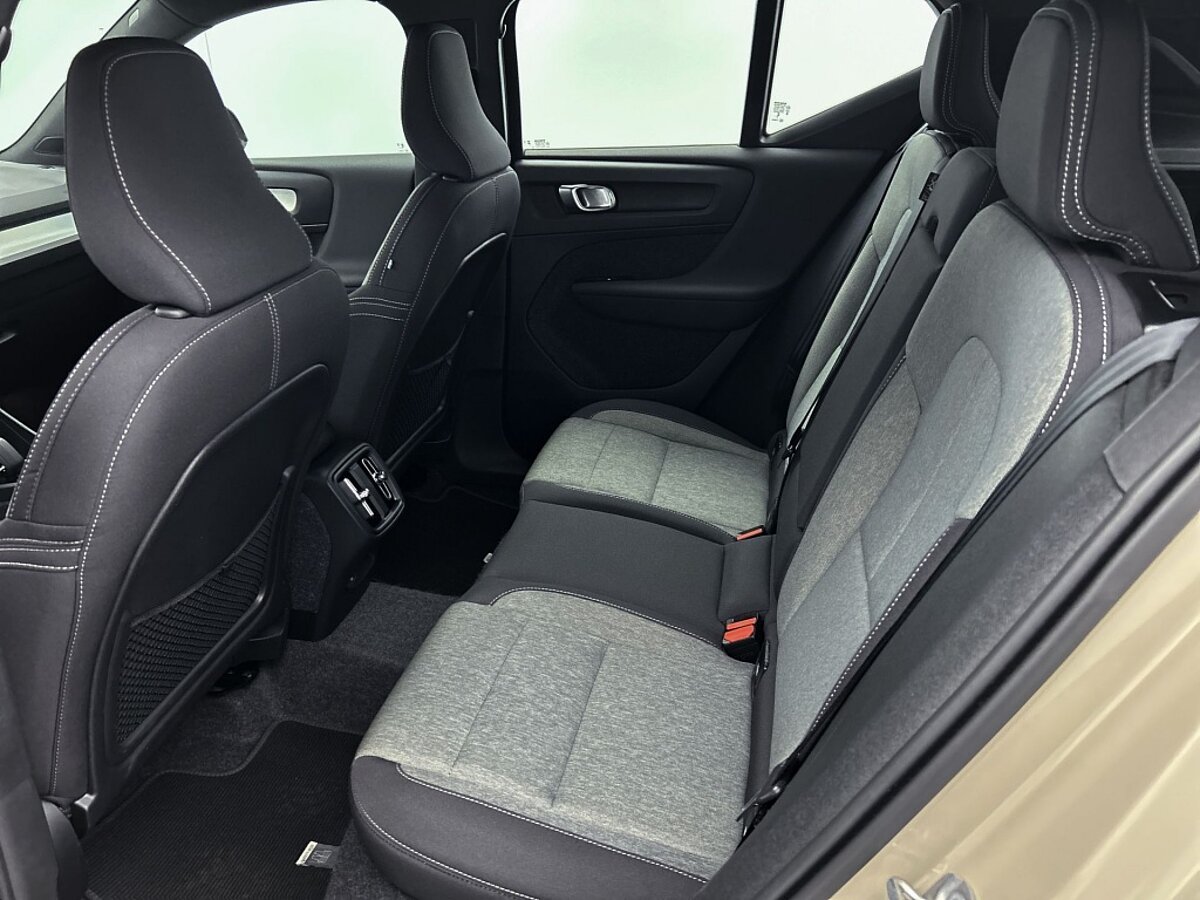 44774524 volvo xc40 2 0 b4 plus dark trekhaak 48