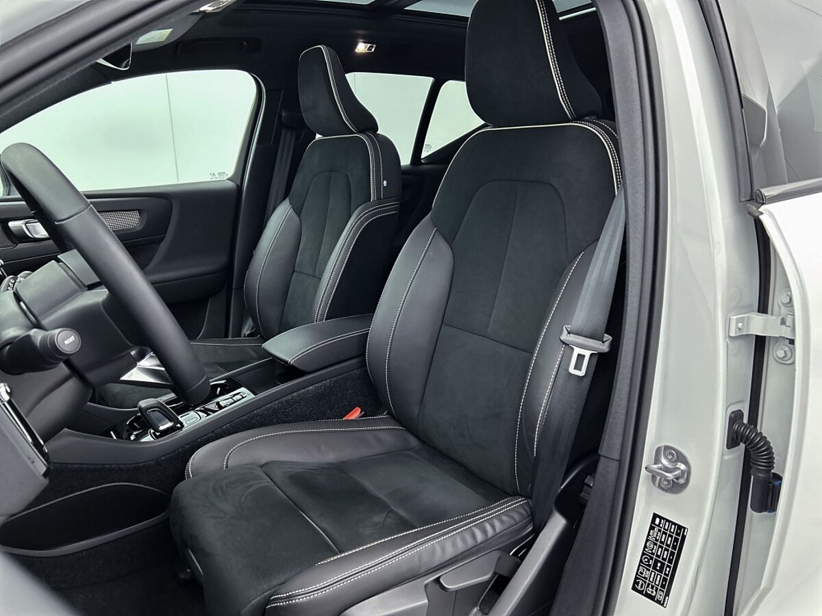 44986349 volvo xc40 1 5 t4 recharge r design 65