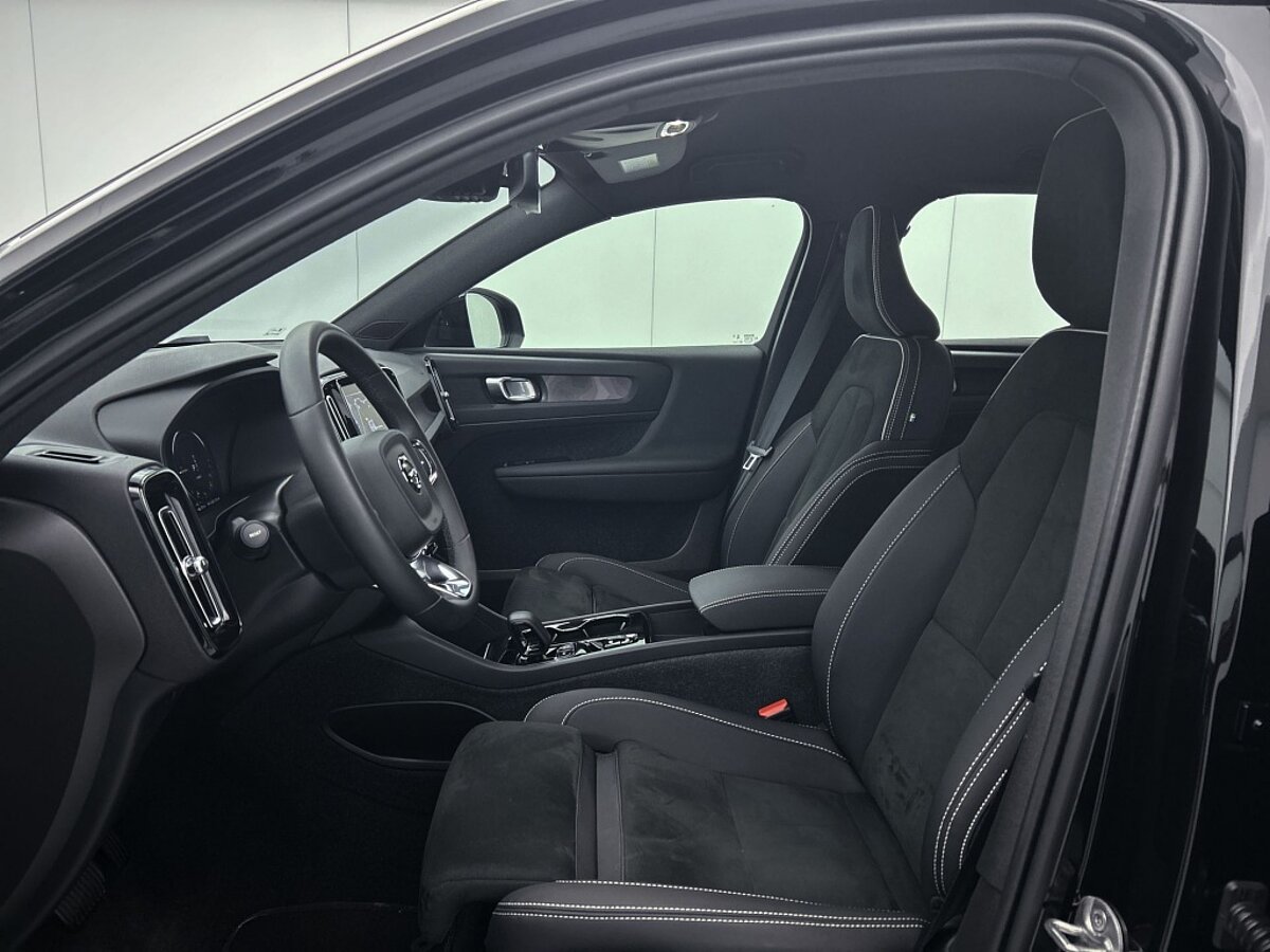 45707624 volvo xc40 1 5 t5 plus dark 02