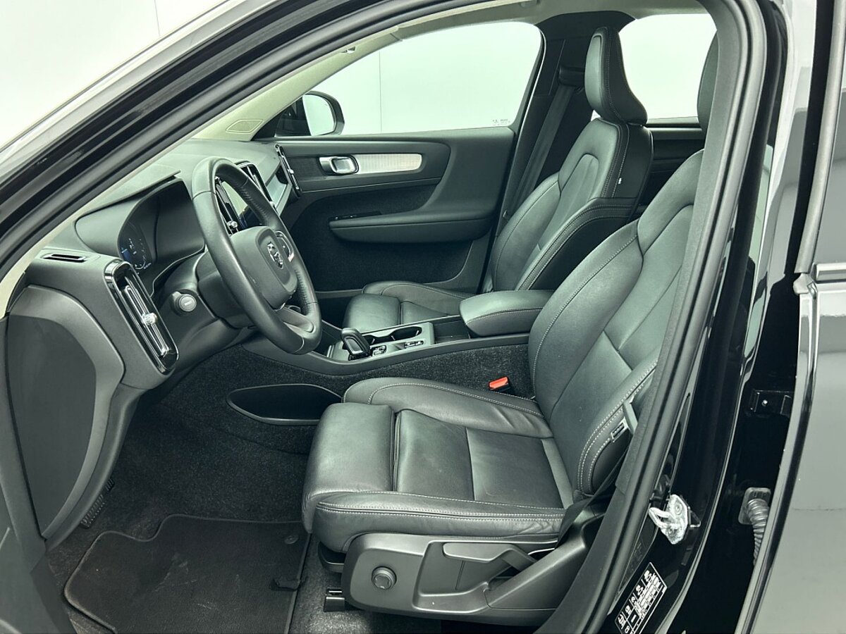 44458767 volvo xc40 1 5 t4 recharge r design expression trekhaak 63