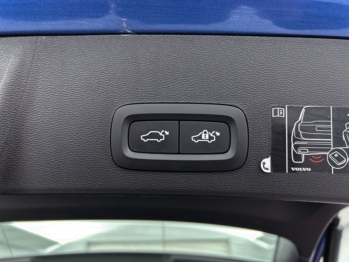 44714624 volvo xc40 recharge p8 awd r design 83