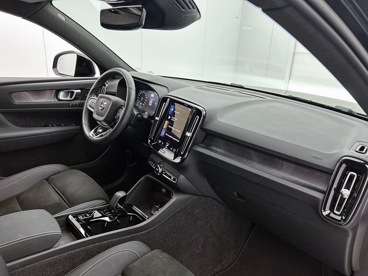 46876439 volvo xc40 1 5 t5 ultimate dark 38