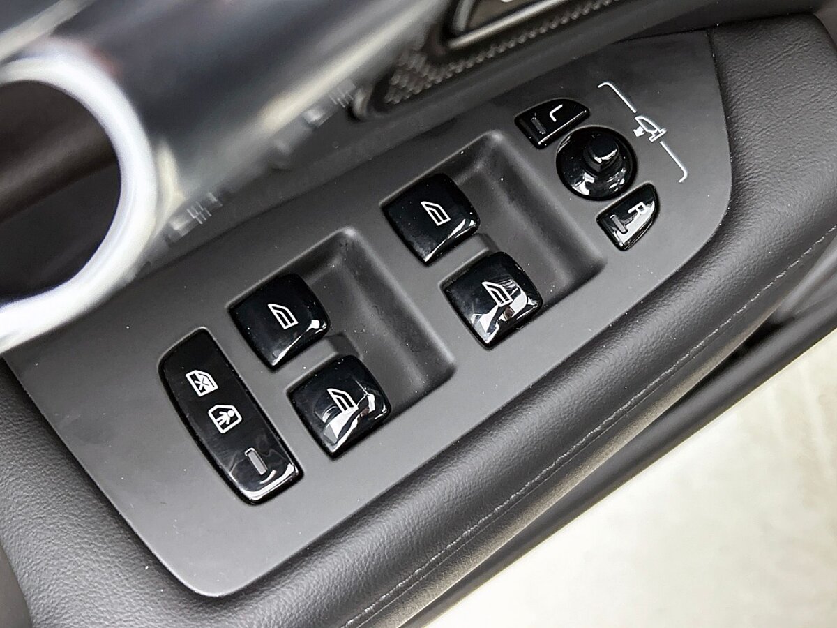 46918434 volvo v90 2 0 t6 awd ultra dark 38