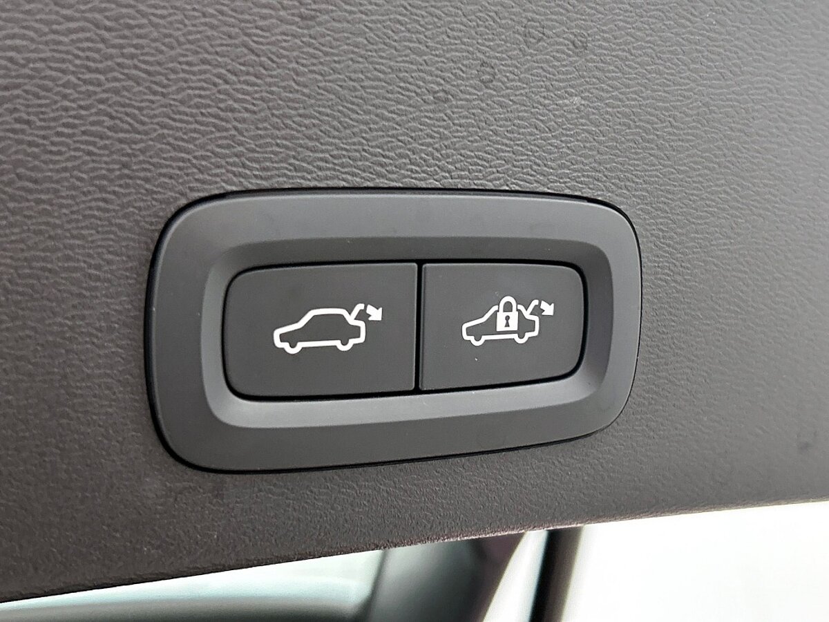 47271279 volvo xc40 2 0 b4 plus dark trekhaak automaat navigatie 23