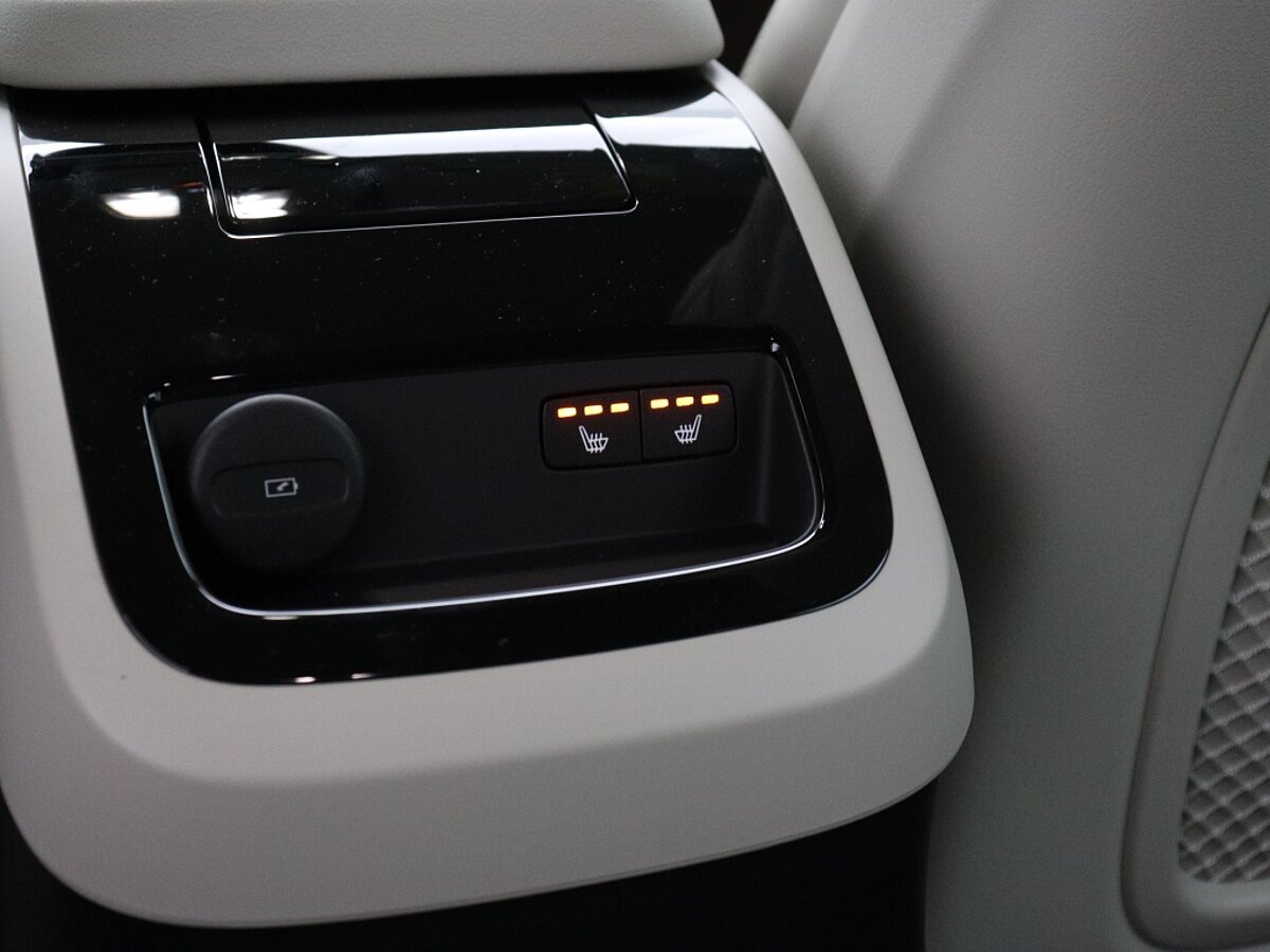 47627816 volvo v60 2 0 t6 awd plus dark 66