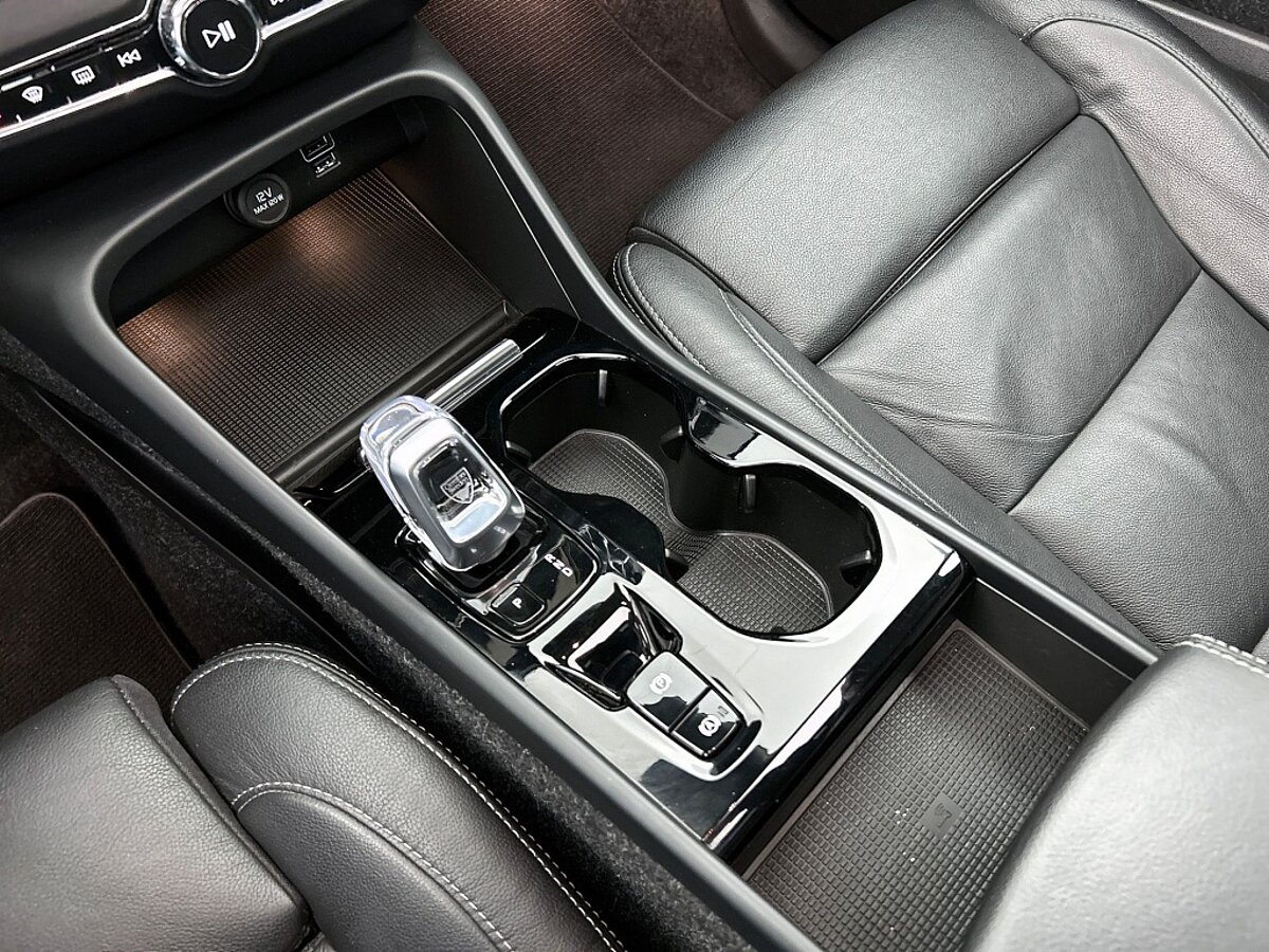 48724238 volvo xc40 1 5 t4 rech inscription panorama dak trekhaak harman kardo 07