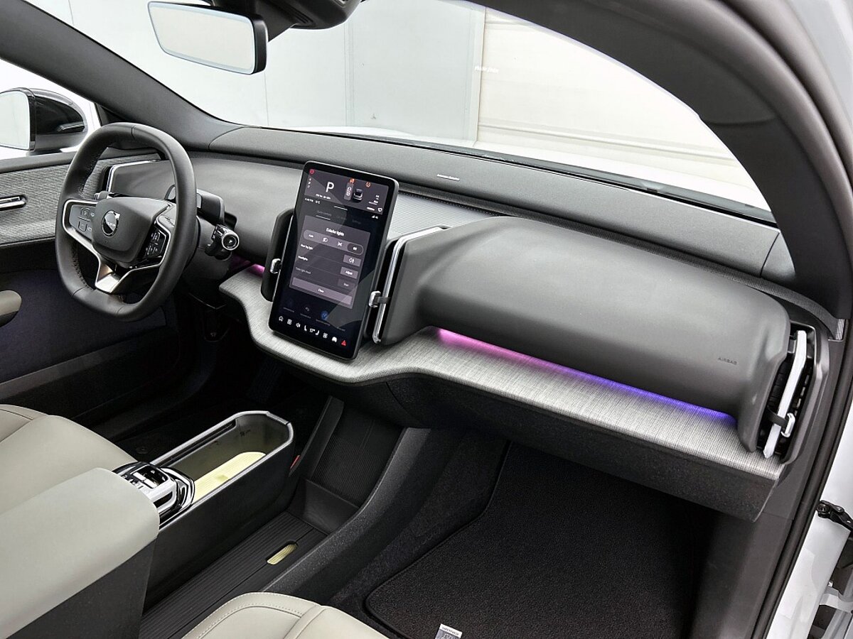 48960844 volvo ex30 extended plus 69 kwh trekhaak climate pack 32