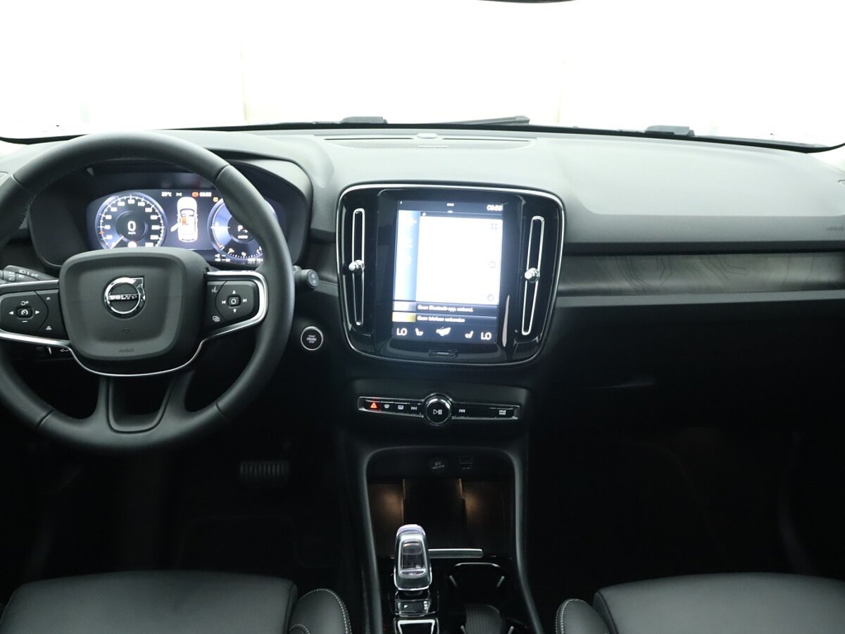 35007209 volvo xc40 1 5 t4 recharge ultimate dark 5 04