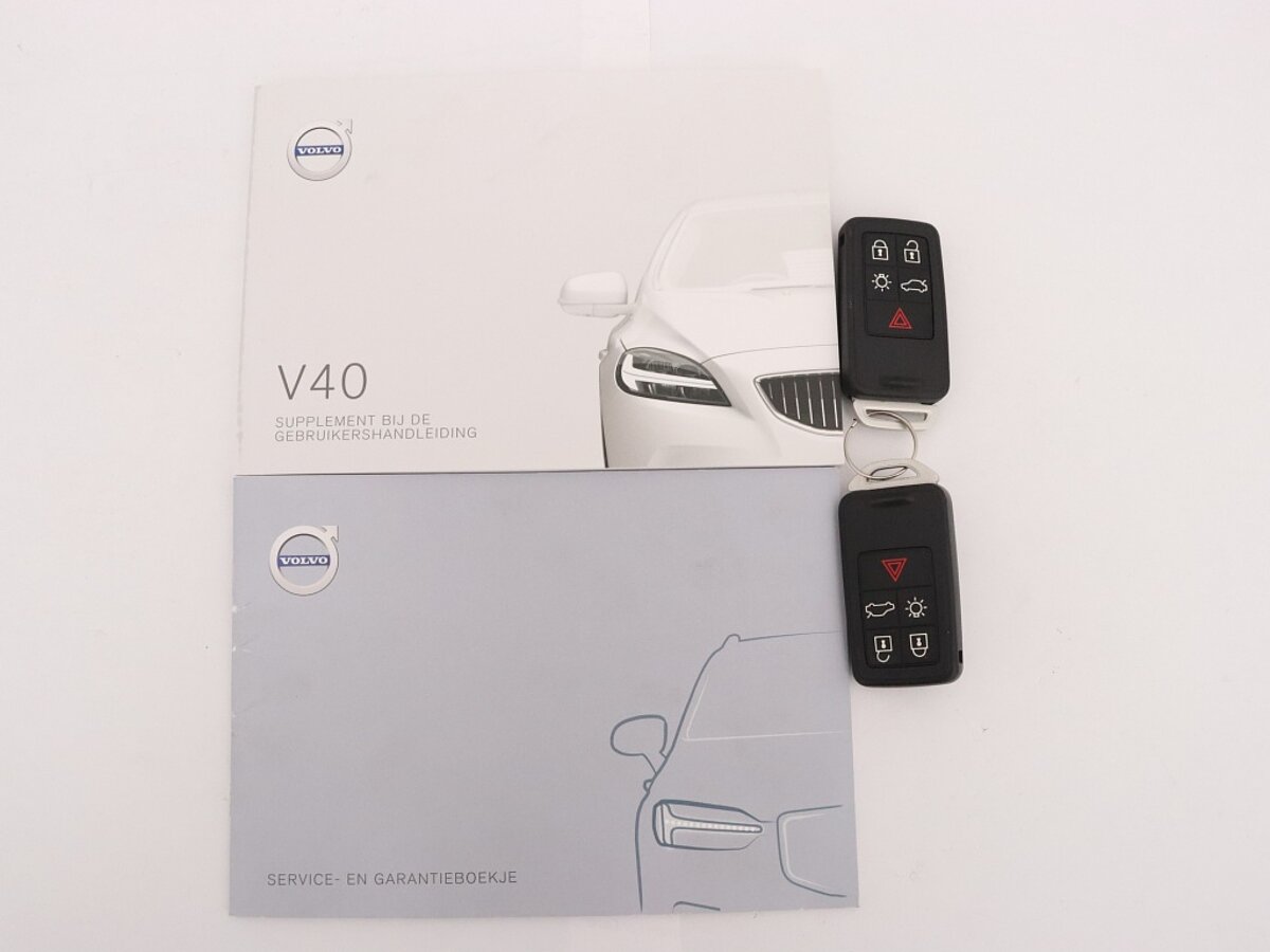 35701724 volvo v40 1 5 t2 polar 64