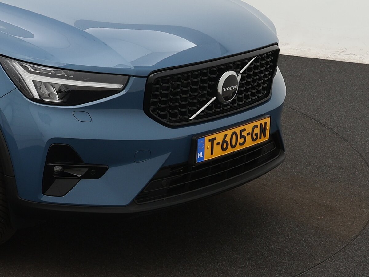 36079819 volvo xc40 1 5 t5 recharge ultimate bright 37