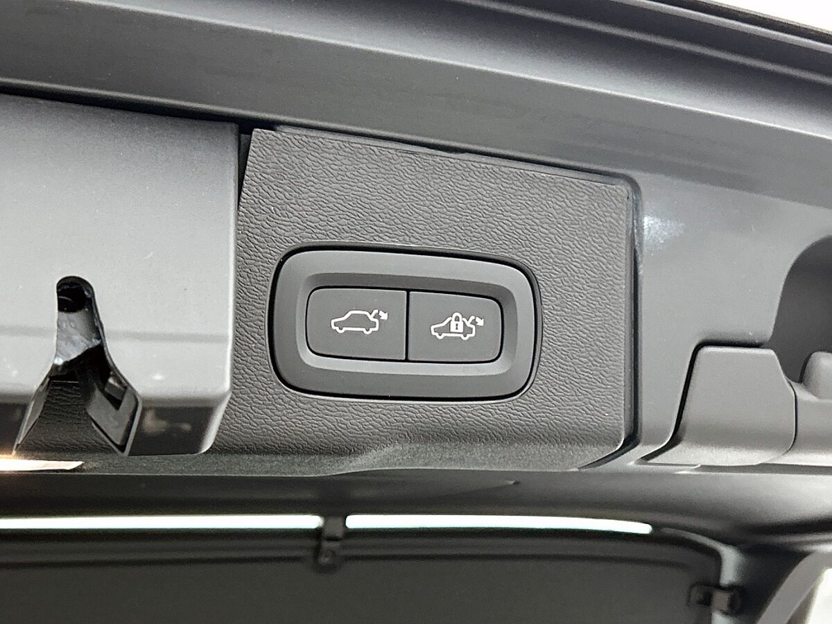 49302489 volvo xc60 2 0 t6 awd ultra dark 62