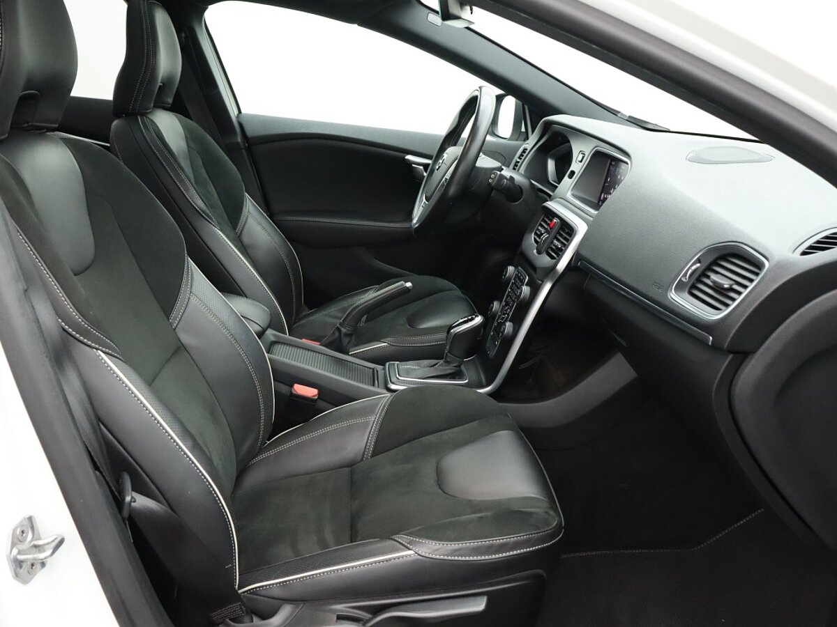 36007830 volvo v40 1 5 t3 polar sport panorama dak navigatie pdc 59