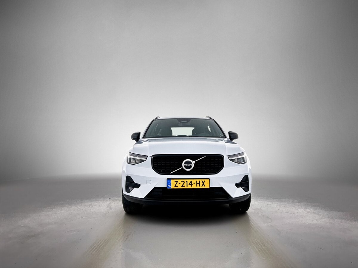 44775381 volvo xc40 2 0 b4 plus dark 6 06