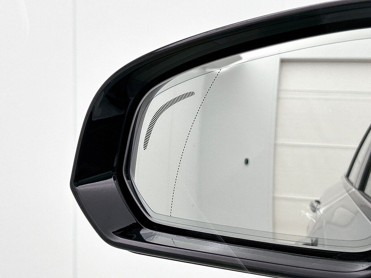 47270922 volvo v90 2 0 t8 awd uitra dark 15