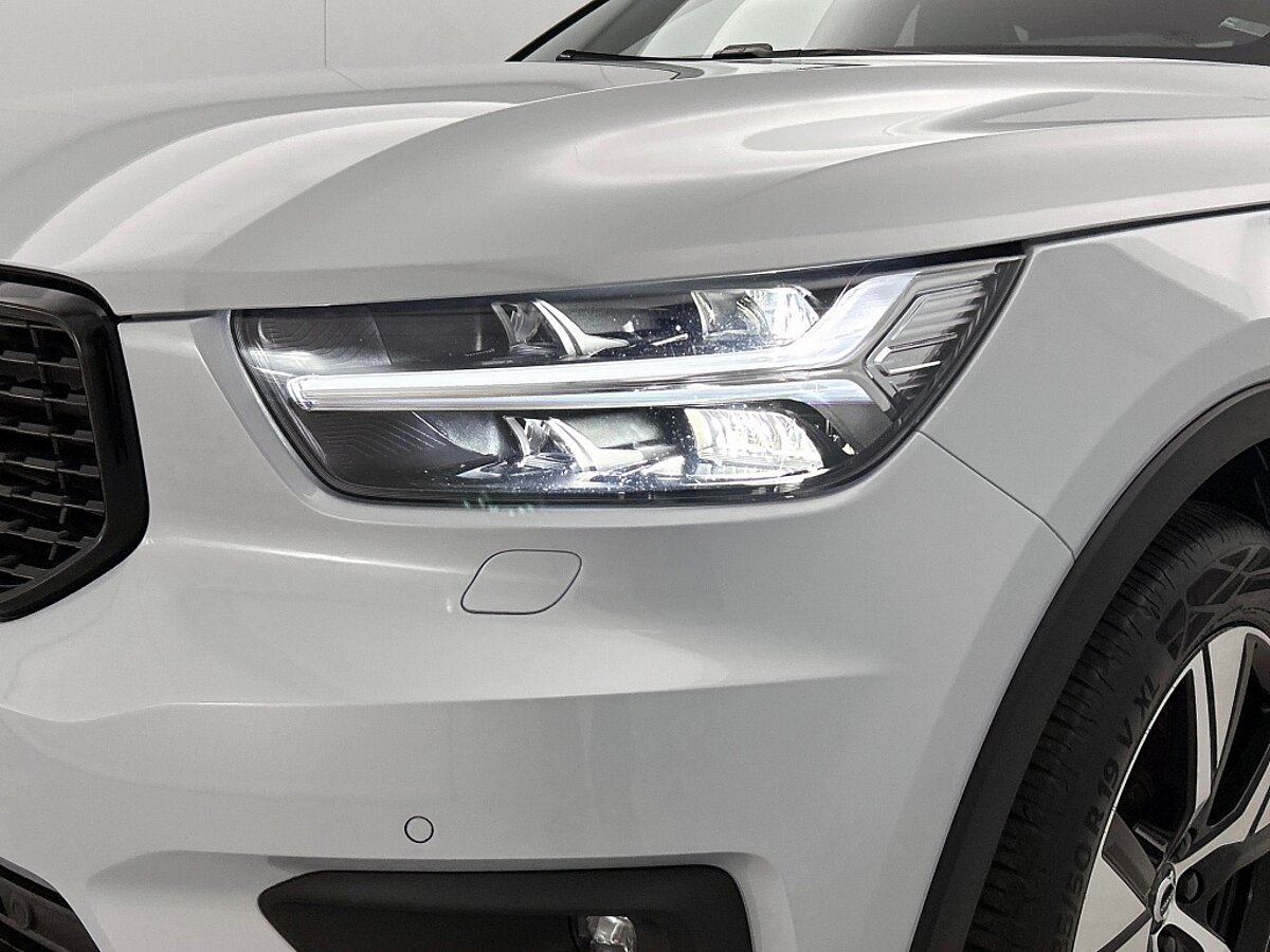 49446815 volvo xc40 1 5 t5 r design panorama dak trekhaak climate pack camer 9 01