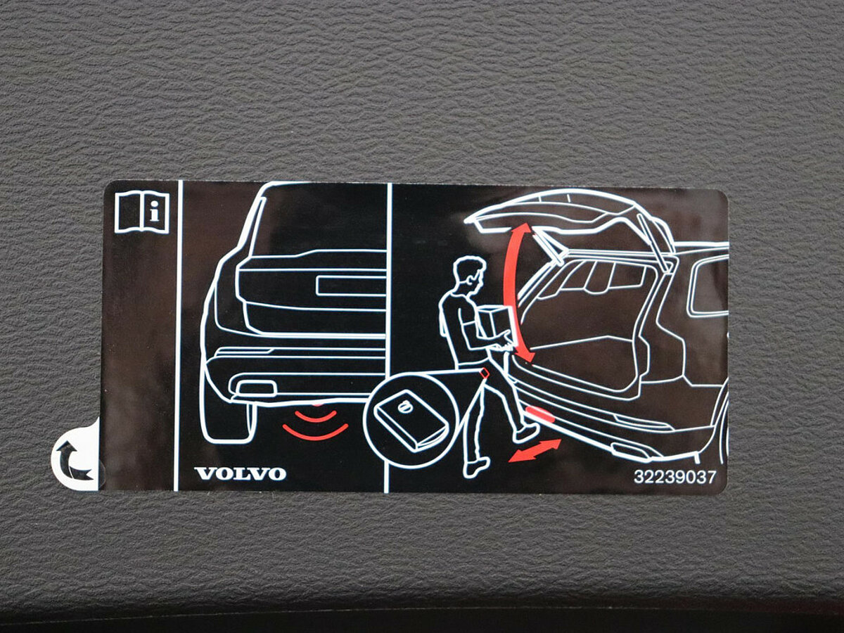 34255172 volvo xc40 p8 recharge awd r design memory seats draadloze lader warmte 76