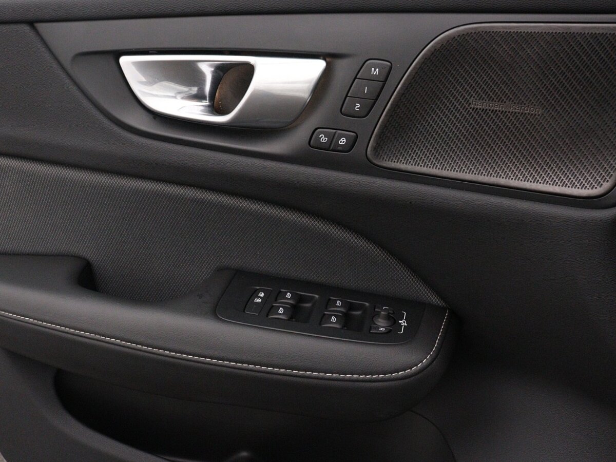 41603058 volvo v60 2 0 b3 plus dark panoramadak trekhaak 360a camera f3d6fe