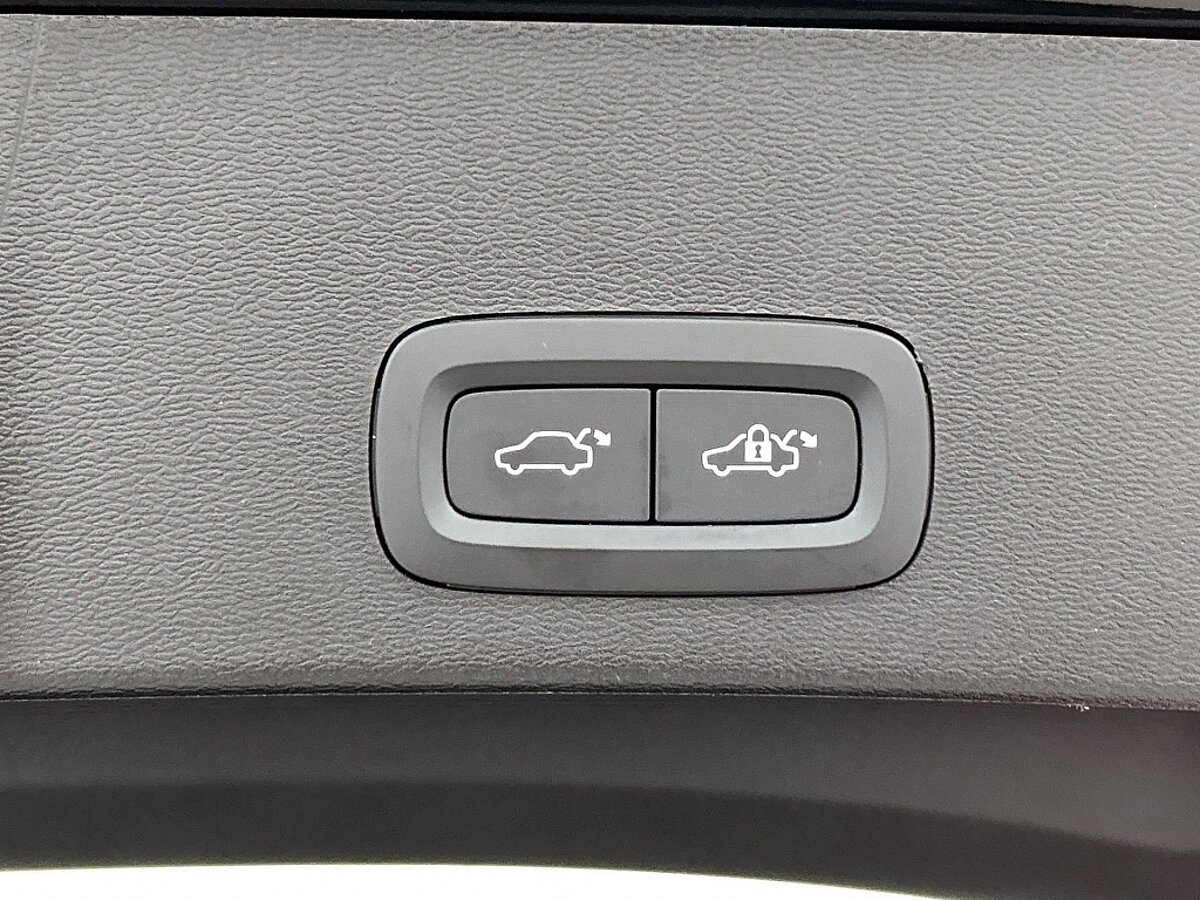 46101950 volvo xc40 recharge plus 70 kwh 45