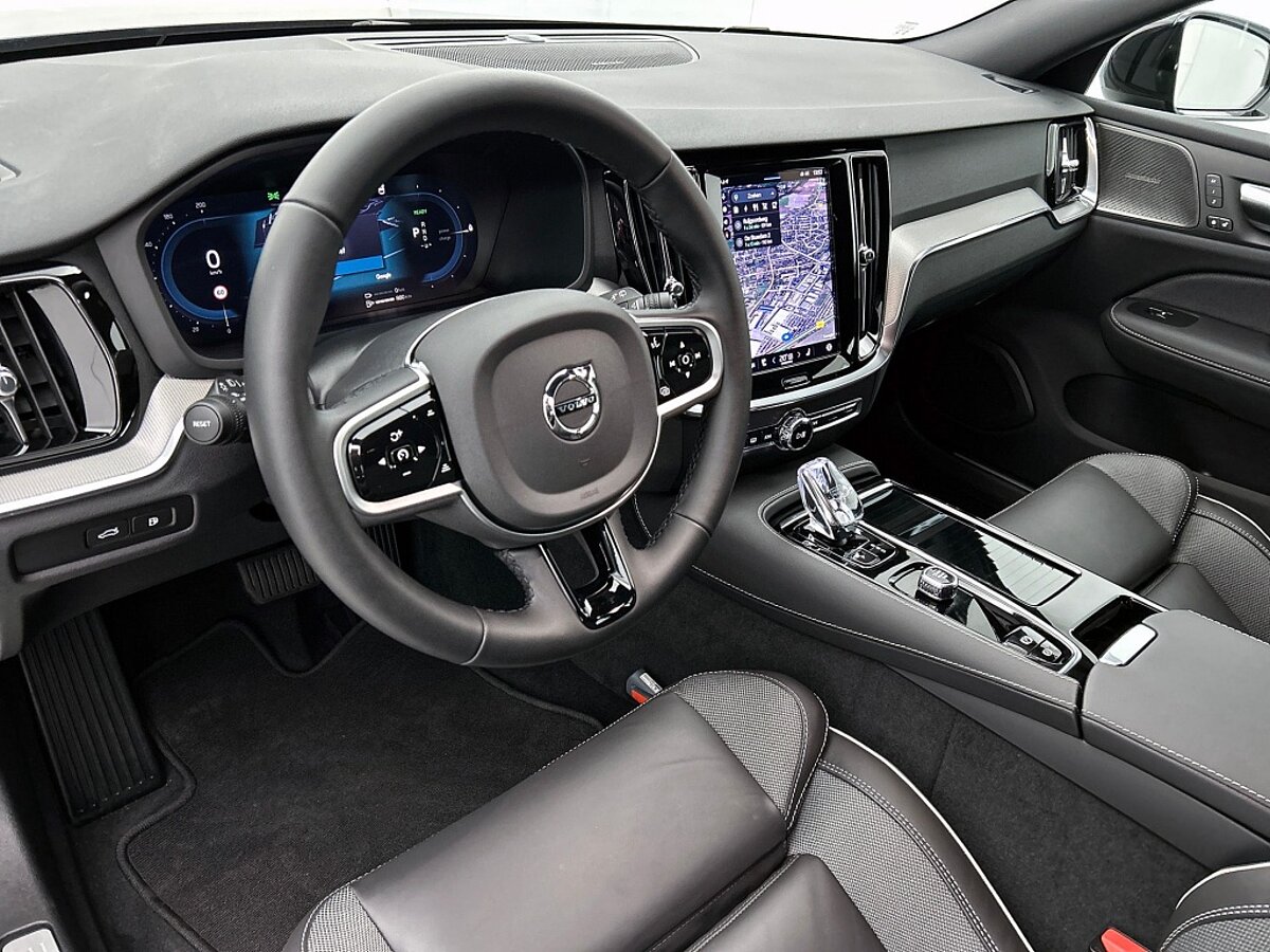 47464303 volvo v60 t6 awd recharge plus dark trekhaak 90