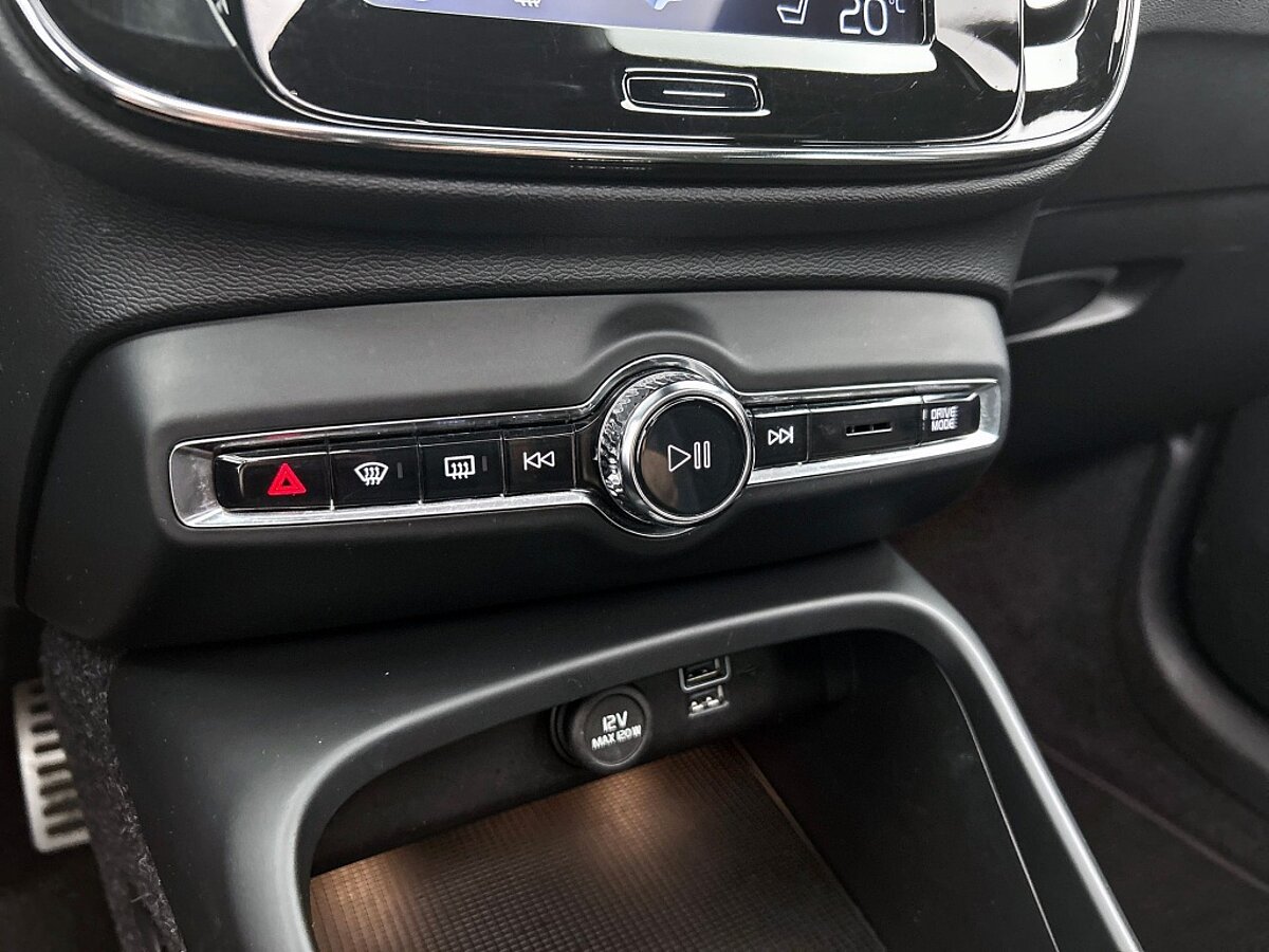 48084423 volvo xc40 1 5 t5 recharge r design 37