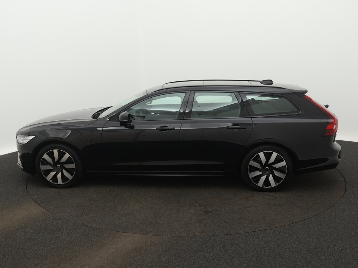 43671995 volvo v90 2 0 t6 awd ultimate dark 2 09