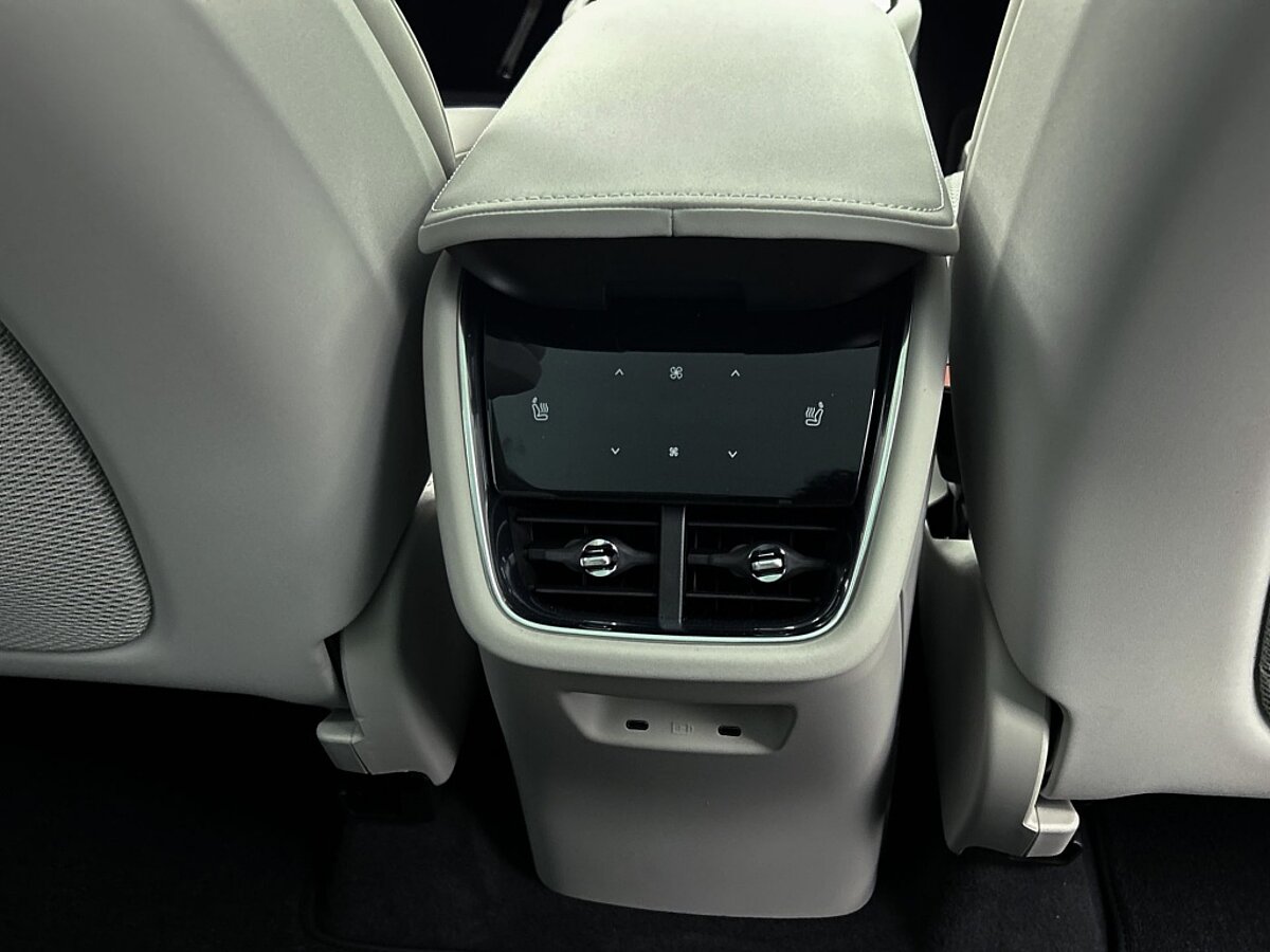 45753127 volvo ex90 twin performance ultra 7p 111 kwh luchtvering pilot assist pac 33