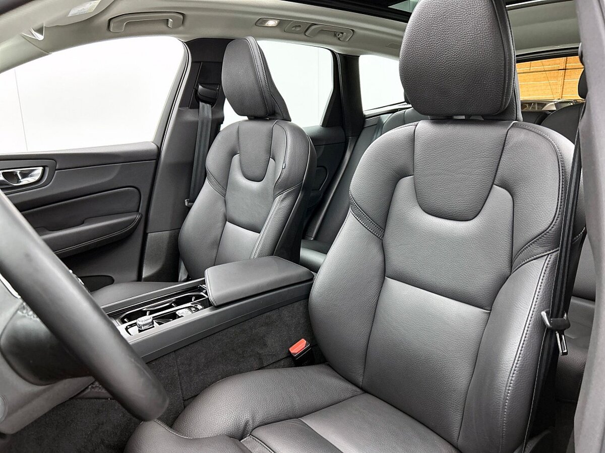 46893522 volvo xc60 2 0 t6 awd ultra dark trekhaak leder panorama dak 34