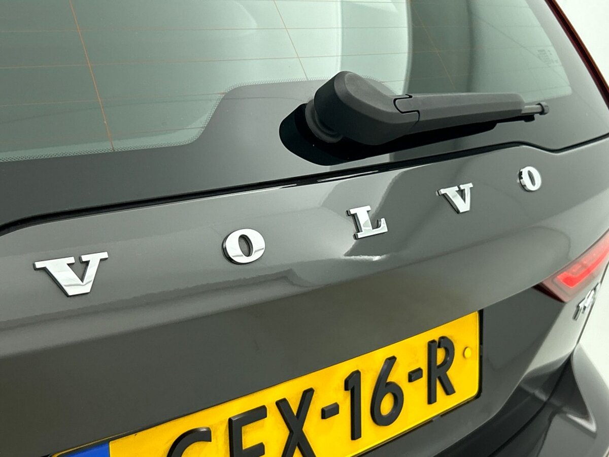 46986772 volvo v60 2 0 t6 awd plus dark 47