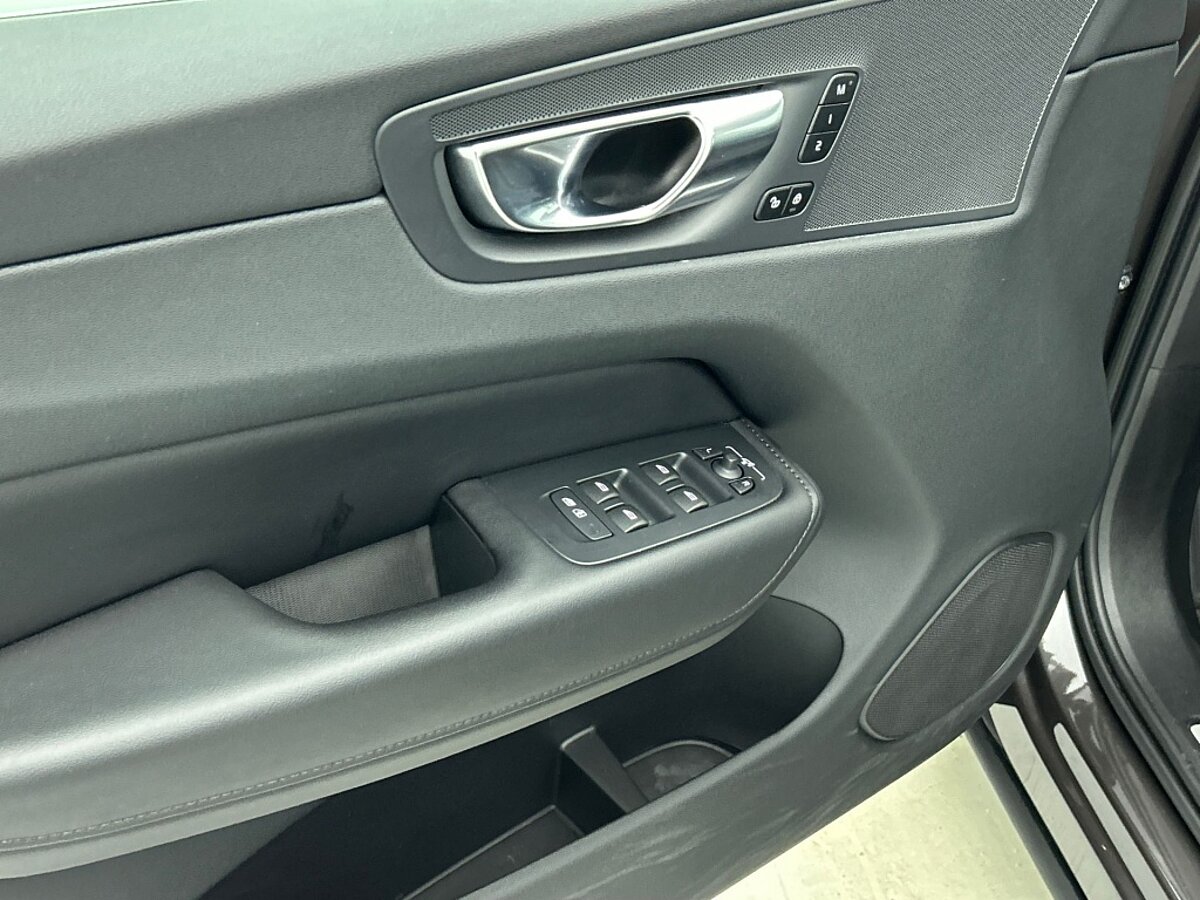 48455626 volvo xc60 2 0 t6 bright pano long range memory seats climate pack 902813