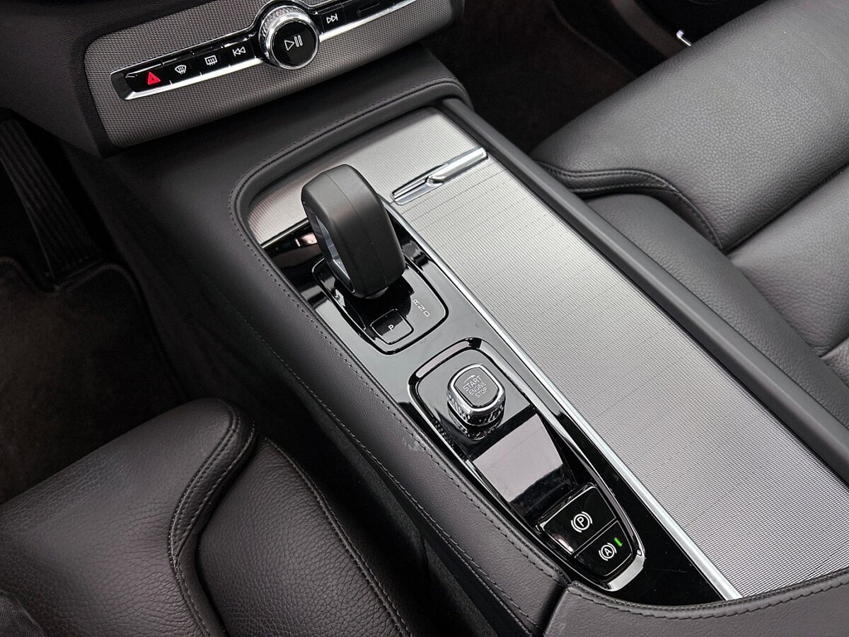 49264734 volvo xc90 t8 dark pano long range 360 20 inch trekhaak 45