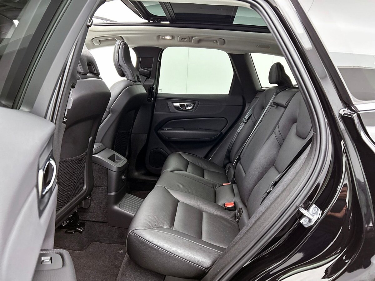 49419930 volvo xc60 t8 bright pano 20 inch long range 360 pilot assist 50