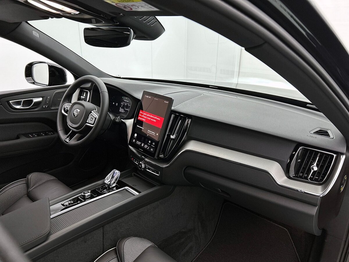 49427839 volvo xc60 t6 plus black edition nieuw voorraad onyx black nappa op 34